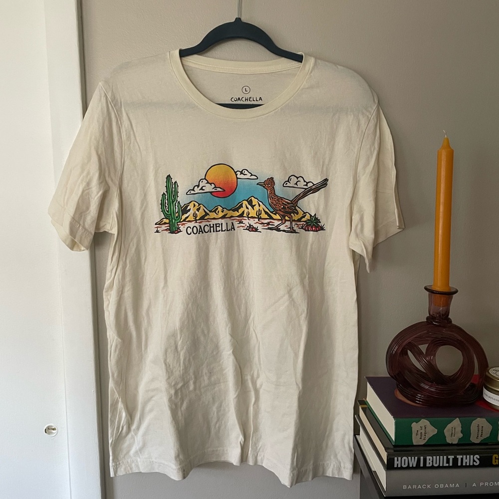 Vintage Coachella Festival 2018 Beige Roadrunner Graphic T Shirt Size L